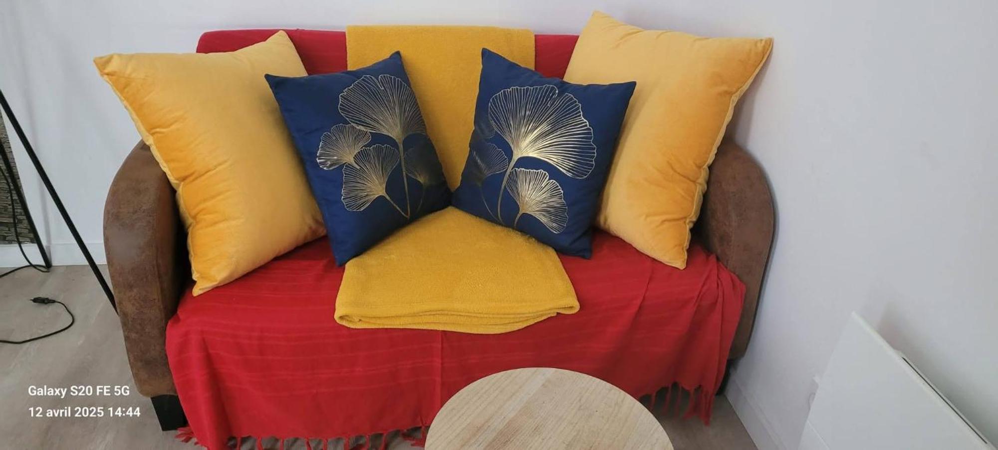 Les Volets Bleus - Deux Appartements Et Un Studio, Jardin Bourges Pokoj fotografie