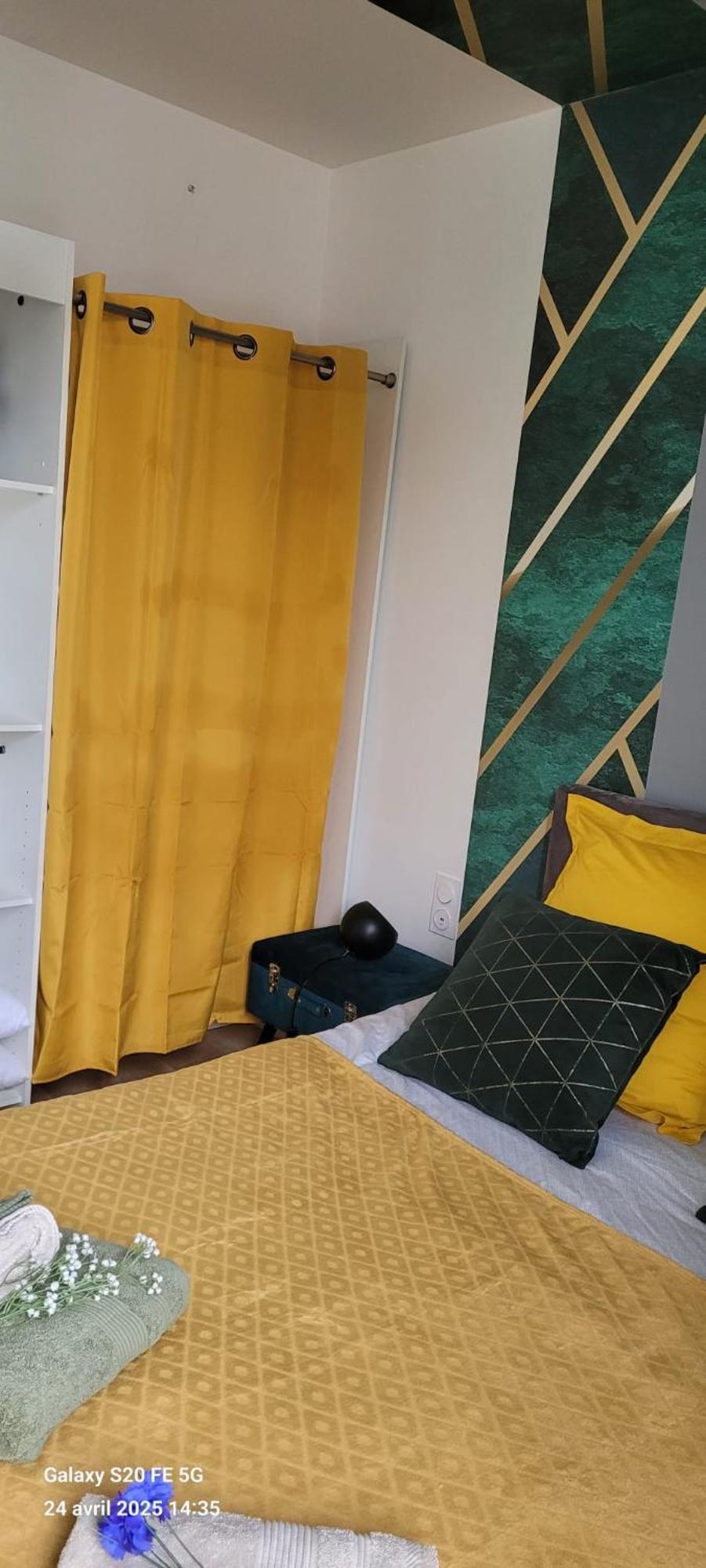 Les Volets Bleus - Deux Appartements Et Un Studio, Jardin Bourges Exteriér fotografie